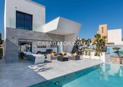 Villa with 5 bedrooms and 6 bathrooms in Rojales, Alicante