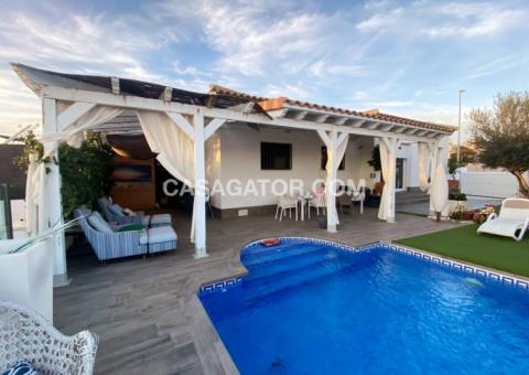Villa with 3 bedrooms and 2 bathrooms in San Fulgencio, Alicante