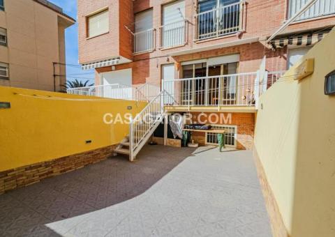 Duplex with 2 bedrooms and 2 bathrooms in Guardamar del Segura, Alicante