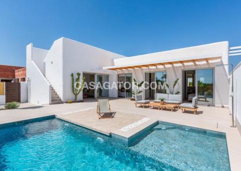 Villa with 3 bedrooms and 2 bathrooms in Benijófar, Alicante