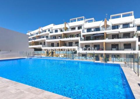 Penthouse with 2 bedrooms and 2 bathrooms in Orihuela Costa, Alicante