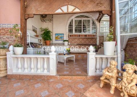 Terraced with 4 bedrooms and 3 bathrooms in Torrevieja, Alicante