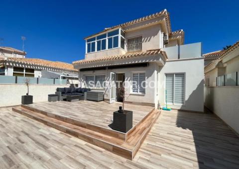 Villa with 3 bedrooms and 2 bathrooms in Orihuela Costa, Alicante
