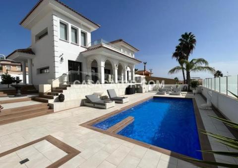 Villa with 4 bedrooms and 3 bathrooms in Ciudad Quesada, Alicante