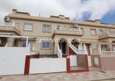 Townhouse with 2 bedrooms and 2 bathrooms in Gran Alacant, Alicante