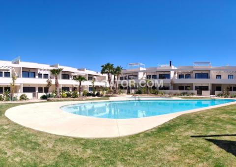 Appartement met 2 slaapkamers en 2 badkamers in Torrevieja, Alicante