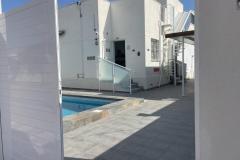 Villa with 3 bedrooms and 2 bathrooms in Torrevieja (San Luis), Alicante.

Discover this charming villa located in the desirable San Luis neighborhood of Torrevieja, Alicante. Perfectly positioned on a south-facing plot, this property offers a comfortable and versatile living space with plenty of potential. Built in 1988, the villa spans approximately 138 m2 and sits on a generous 291 m2 plot, providing ample outdoor space for relaxation and entertainment.

The villa features three spacious bedrooms and two bathrooms, making it ideal for families or those seeking extra space. The interior is equipped with air conditioning to ensure comfort year-round, and the property comes fully furnished with white goods included, allowing for immediate move-in. The outdoor areas are equally impressive, boasting a private pool, a sun-drenched solarium, a terrace, and a balcony—all perfect for enjoying the Mediterranean climate.

Additional highlights include a porch, a garden area, a laundry room, and a storage room, offering practicality and convenience. The reinforced door adds an extra layer of security. Whether you're relaxing by the pool, entertaining guests on the terrace, or enjoying the sun from the solarium, this villa offers a blend of comfort, privacy, and potential for personalization. 

It’s an excellent choice for those seeking a tranquil yet accessible home on the Costa Blanca, with the possibility of creating a fully independent guest house for visitors or rental income.

Bedrooms: 3
Bathrooms: 2
Build Size: 138 m2
Plot Size: 291 m2
Orientation: South
Year of construction: 1988

Air conditioning
Private pool
Furnished
Solarium
Terrace
Balcony
Furnished
White goods
Garden
Laundry room
Pool
Porch
Reinforced door
Storage room