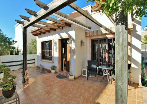 Villa with 2 bedrooms and 2 bathrooms in Orihuela Costa, Alicante
