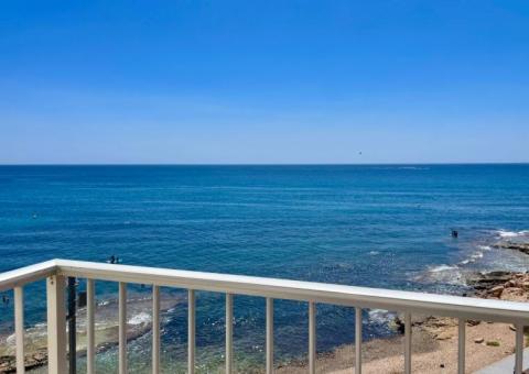 Apartment with 3 bedrooms and 1 bathrooms in Torrevieja, Alicante