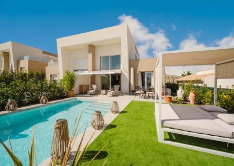 Semi detached with 3 bedrooms and 2 bathrooms in Algorfa, Alicante