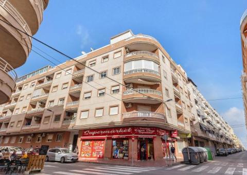 Apartment with 3 bedrooms and 2 bathrooms in Torrevieja, Alicante