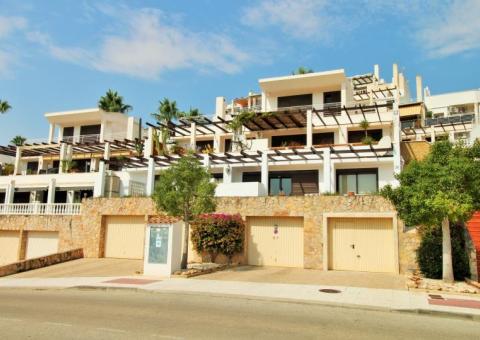 Apartment with 2 bedrooms and 2 bathrooms in Dehesa de Campoamor, Alicante