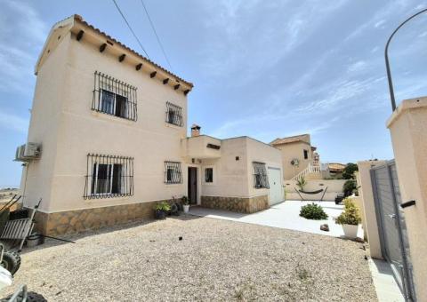 Villa with 5 bedrooms and 3 bathrooms in San Miguel de Salinas, Alicante