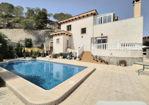 Villa with 3 bedrooms and 2 bathrooms in San Miguel de Salinas, Alicante