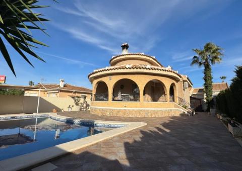 Villa with 3 bedrooms and 3 bathrooms in Benijófar, Alicante