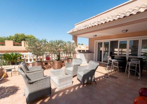 Apartment with 3 bedrooms and 2 bathrooms in Orihuela Costa, Alicante