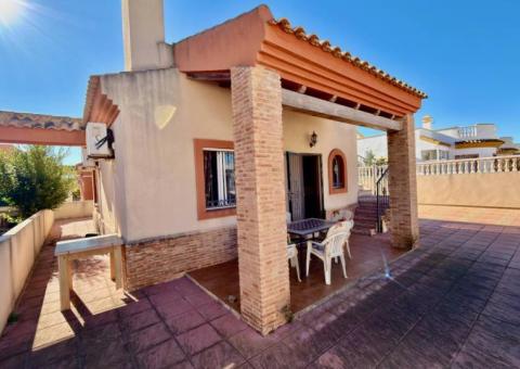 Villa with 2 bedrooms and 1 bathrooms in Guardamar del Segura, Alicante