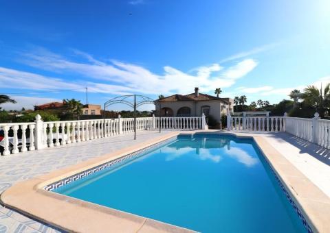 Finca with 3 bedrooms and 2 bathrooms in Catral, Alicante