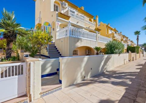 Semi detached with 3 bedrooms and 2 bathrooms in Benijófar, Alicante