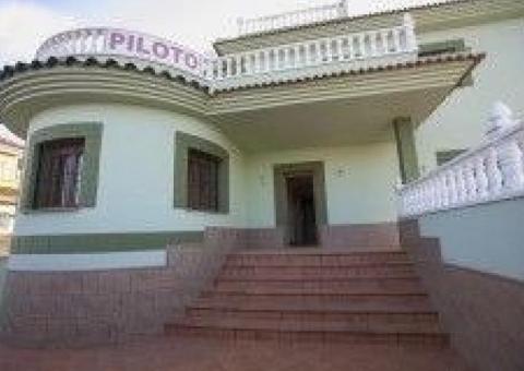 Villa with 3 bedrooms and 4 bathrooms in Orihuela Costa, Alicante