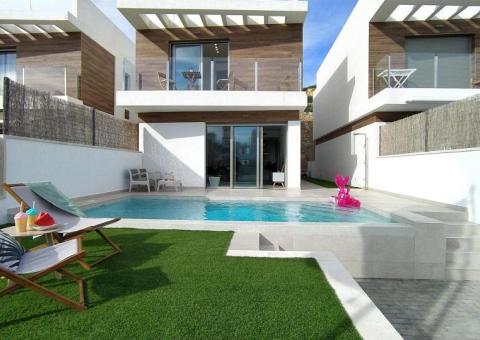 Villa with 3 bedrooms and 4 bathrooms in Orihuela Costa, Alicante