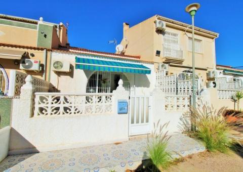 Bungalow with 2 bedrooms and 1 bathrooms in Torrevieja, Alicante