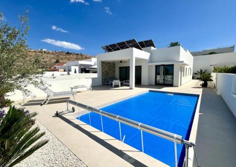 Villa with 3 bedrooms and 2 bathrooms in Rojales, Alicante