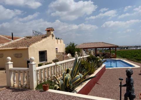 Finca with 4 bedrooms and 2 bathrooms in Orihuela, Alicante