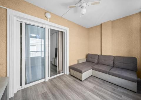 Apartment with 2 bedrooms and 1 bathrooms in Torrevieja, Alicante