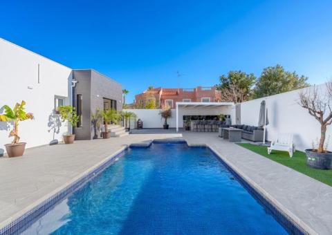 Villa with 5 bedrooms and 3 bathrooms in Ciudad Quesada, Alicante