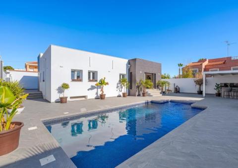 Villa de 5 dormitorios y 3 baños en Ciudad Quesada, Alicante
