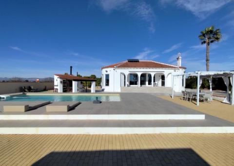 Finca with 3 bedrooms and 2 bathrooms in Mudamiento, Alicante