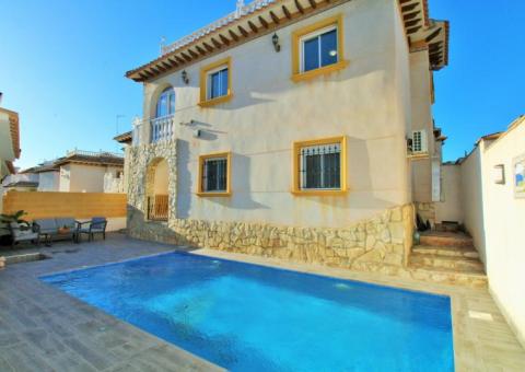 Villa with 4 bedrooms and 2 bathrooms in Orihuela Costa, Alicante