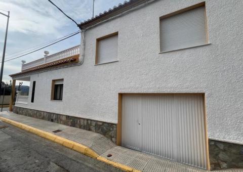 Townhouse with 4 bedrooms and 3 bathrooms in Algorfa, Alicante