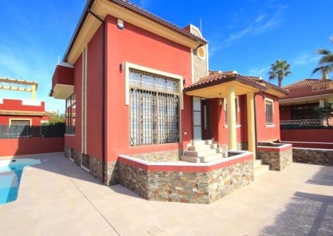 Villa with 6 bedrooms and 3 bathrooms in Algorfa, Alicante