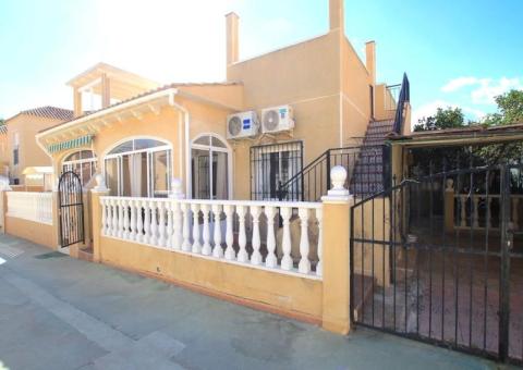 Townhouse with 2 bedrooms and 1 bathrooms in Torrevieja, Alicante