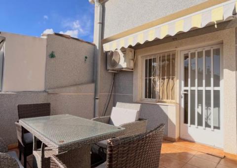 Bungalow with 3 bedrooms and 2 bathrooms in Torrevieja, Alicante