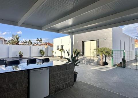 Villa with 5 bedrooms and 3 bathrooms in Ciudad Quesada, Alicante