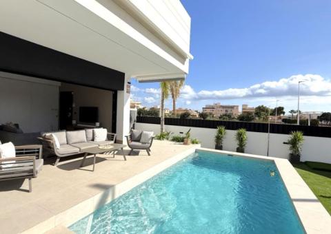 Apartment with 3 bedrooms and 2 bathrooms in Pilar de la Horadada, Alicante