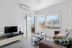 Apartment with 3 bedrooms and 2 bathrooms in Dehesa de Campoamor, Alicante.

Discover this beautiful apartment in Dehesa de Campoamor, offering a sea views and a peaceful setting just five minutes from La Glea Beach.

The spacious bedrooms feature built-in wardrobes, with two overlooking serene nature views, while the master bedroom boasts its own elegant en-suite. The bright living area opens onto a south-facing balcony, perfect for enjoying the breathtaking sea scenery. An American-style kitchen comes fully equipped with ample storage for everyday convenience. The community amenities add to the appeal, including a lush green pool area, tennis and padel courts, an outdoor recreation zone with ping-pong, basketball and mini football, as well as a private trail leading directly to the beach.

Built in 2016, this fully furnished, air-conditioned property also includes a lift, white goods, and is ideal as a smart investment or a tranquil home.

Bedrooms: 3
Bathrooms: 2
Build Size: 78 m2
Orientation: South
Year of construction: 2016

Air conditioning
Equipped kitchen
Fully furnished
White goods
Balcony
Lift
Sea views
Communal pool