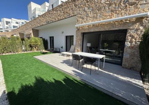 Apartment with 2 bedrooms and 2 bathrooms in Orihuela Costa, Alicante