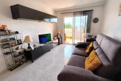 Apartment with 2 bedrooms and 1 bathroom in Algorfa, Alicante.

Discover this charming ground floor apartment nestled in the Fontana complex of Algorfa village and offers stunning panoramic views from its spacious terrace.

The property features an American-style kitchen with modern appliances, an open-plan living and dining area filled with natural light, and two double bedrooms with fitted wardrobes. Step outside onto the terrace to enjoy breathtaking vistas of orange groves and distant mountains, perfect for relaxing or entertaining. 

The apartment comes fully furnished, includes an underground parking space, and grants access to a beautiful communal pool and gardens. Although it requires some TLC, the property is attractively priced and ready for renovation.

Conveniently located within walking distance of local bars, restaurants, shops, and essential services, it offers a fantastic opportunity to create your ideal home in a picturesque setting.

Please note that completion on this property can not be taken until June 2026!

Bedrooms: 2
Bathroom: 1
Build Size: 61 m2
Orientation: West
Year of construction: 2005

Air conditioning
Fully furnished
Storage room
Utility room
Intercom
Terrace
Communal pool
Mountain views
Renovation needed
Close to amenities
Underground parking