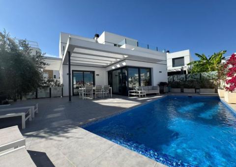 Villa with 4 bedrooms and 3 bathrooms in Rojales, Alicante