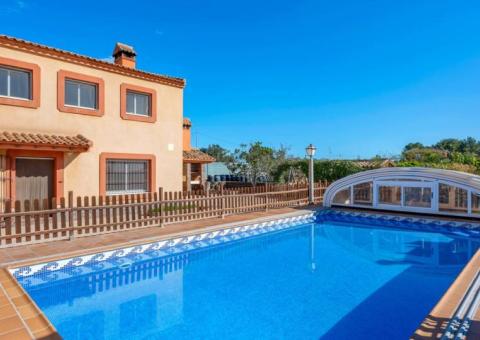 Villa with 10 bedrooms and 1 bathrooms in Los Montesinos, Alicante