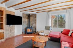 Villa with 10 bedrooms and 1 bathroom in Los Montesinos, Alicante.

Discover this spacious villa, offering a unique opportunity with 10 bedrooms and a single bathroom, set on a generous 7,000 m² of built space and a 300 m² plot. 

Built in 1990, the south-facing property boasts panoramic country views, a private pool, and a beautifully landscaped garden with pool and garden views. The interior features a separate kitchen, utility room, and a cozy wood-burning fireplace, complemented by ceiling fans and air conditioning for comfort. Exterior amenities include electric gates, outdoor lighting, off-road parking, a car port, and a storage room, making it ideal for country living with modern conveniences. 

The glazed terrace provides a perfect spot to enjoy the scenic surroundings, and furniture is negotiable to suit your style.

Bedrooms: 10
Bathroom: 1
Build Size: 7000 m2
Plot: 300 m2
Orientation: South
Year of construction: 1990

Air conditioning
Off road parking
Car port
Utility room
Private pool
Fireplace
Garden view
Pool view
Furniture (negotiable)
Storage room
Country views
Separate kitchen
Panoramic views
Ceiling fans
Wood burning fireplace
Glazed terrace
Septic tank
White goods
Exterior lighting
Electric gates