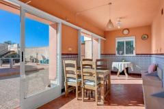 Villa with 10 bedrooms and 1 bathroom in Los Montesinos, Alicante.

Discover this spacious villa, offering a unique opportunity with 10 bedrooms and a single bathroom, set on a generous 7,000 m² of built space and a 300 m² plot. 

Built in 1990, the south-facing property boasts panoramic country views, a private pool, and a beautifully landscaped garden with pool and garden views. The interior features a separate kitchen, utility room, and a cozy wood-burning fireplace, complemented by ceiling fans and air conditioning for comfort. Exterior amenities include electric gates, outdoor lighting, off-road parking, a car port, and a storage room, making it ideal for country living with modern conveniences. 

The glazed terrace provides a perfect spot to enjoy the scenic surroundings, and furniture is negotiable to suit your style.

Bedrooms: 10
Bathroom: 1
Build Size: 7000 m2
Plot: 300 m2
Orientation: South
Year of construction: 1990

Air conditioning
Off road parking
Car port
Utility room
Private pool
Fireplace
Garden view
Pool view
Furniture (negotiable)
Storage room
Country views
Separate kitchen
Panoramic views
Ceiling fans
Wood burning fireplace
Glazed terrace
Septic tank
White goods
Exterior lighting
Electric gates