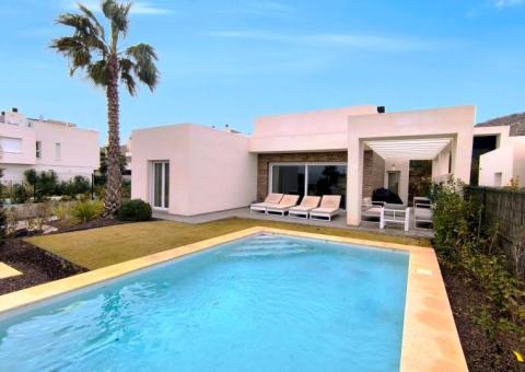 Villa with 3 bedrooms and 2 bathrooms in Algorfa, Alicante
