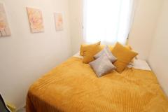 Townhouse with 3 bedrooms and 2 bathrooms in Algorfa (Lo Crispin), Alicante.

Discover this charming townhouse in the heart of Lo Crispin urbanization of Algorfa. Set within the secure Colinas De Vista Rosa community, residents enjoy access to two communal pools surrounded by lush gardens, creating a peaceful retreat.

Boasting three bedrooms and two bathrooms, this spacious home offers a perfect blend of comfort and style. The property has been upgraded by its current owners, featuring a bright and modern interior with generous indoor and outdoor living spaces. A welcoming front garden leads to a covered sun terrace, ideal for relaxing afternoons.

Inside, you'll find a large lounge-diner, a contemporary shower room, and a double bedroom on the ground floor, along with a well-appointed kitchen that opens to a glazed patio used as a games or storage room, with direct pool access.

Upstairs, two double bedrooms with built-in wardrobes and private terraces share a family bathroom with a walk-in shower. The rooftop solarium offers sunny outdoor space with lovely views over the gardens and pools, perfect for enjoying the warm Spanish climate. 

Located just a short stroll from local bars and restaurants, and close to the villages of Rojales, Benijofar and Formentera Del Segura. Built in 2005, the property is offered mostly unfurnished, with fitted wardrobes, a storage room, and a glazed patio.

Bedrooms: 3
Bathrooms: 2
Build Size: 82 m2
Orientation: East/West
Year of construction: 2005 

Mostly unfurnished
Fitted wardrobes
Storage room
Glazed patio
Solarium
Terrace
Communal pools