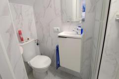 Townhouse with 3 bedrooms and 2 bathrooms in Algorfa (Lo Crispin), Alicante.

Discover this charming townhouse in the heart of Lo Crispin urbanization of Algorfa. Set within the secure Colinas De Vista Rosa community, residents enjoy access to two communal pools surrounded by lush gardens, creating a peaceful retreat.

Boasting three bedrooms and two bathrooms, this spacious home offers a perfect blend of comfort and style. The property has been upgraded by its current owners, featuring a bright and modern interior with generous indoor and outdoor living spaces. A welcoming front garden leads to a covered sun terrace, ideal for relaxing afternoons.

Inside, you'll find a large lounge-diner, a contemporary shower room, and a double bedroom on the ground floor, along with a well-appointed kitchen that opens to a glazed patio used as a games or storage room, with direct pool access.

Upstairs, two double bedrooms with built-in wardrobes and private terraces share a family bathroom with a walk-in shower. The rooftop solarium offers sunny outdoor space with lovely views over the gardens and pools, perfect for enjoying the warm Spanish climate. 

Located just a short stroll from local bars and restaurants, and close to the villages of Rojales, Benijofar and Formentera Del Segura. Built in 2005, the property is offered mostly unfurnished, with fitted wardrobes, a storage room, and a glazed patio.

Bedrooms: 3
Bathrooms: 2
Build Size: 82 m2
Orientation: East/West
Year of construction: 2005 

Mostly unfurnished
Fitted wardrobes
Storage room
Glazed patio
Solarium
Terrace
Communal pools