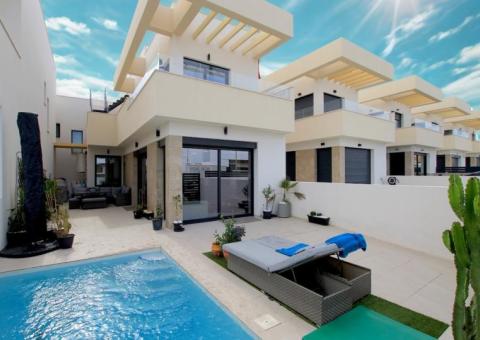 Villa with 3 bedrooms and 2 bathrooms in Los Montesinos, Alicante